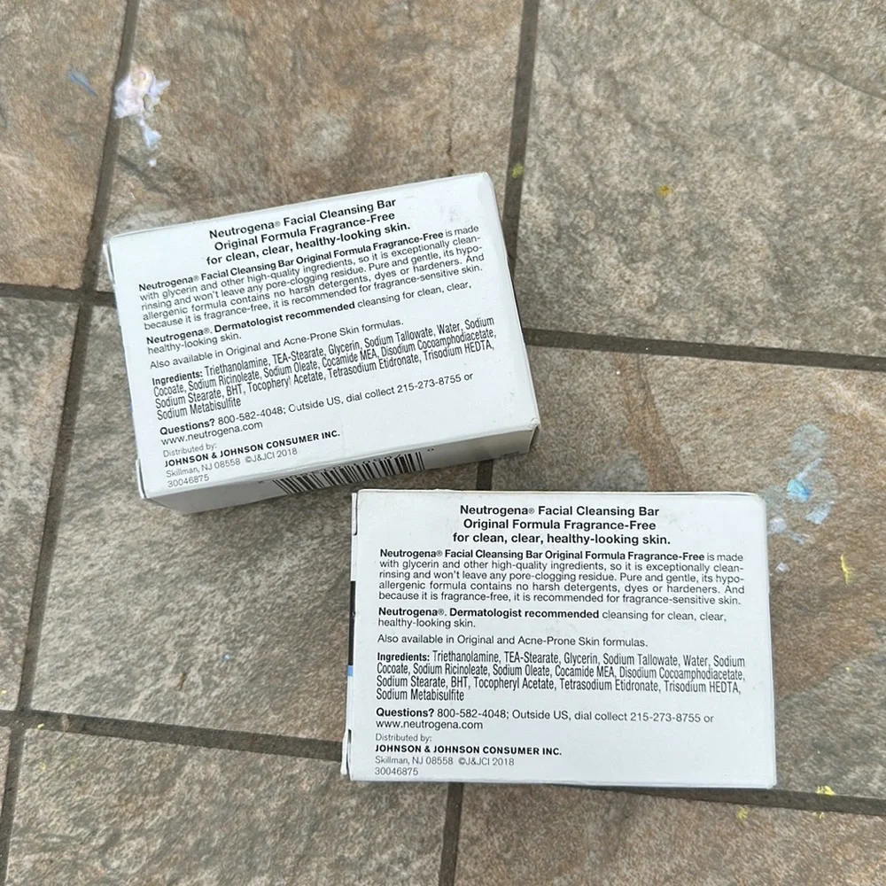 Neutrogena facial bar
